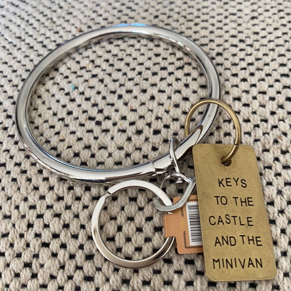Key chain that fits in your wrist